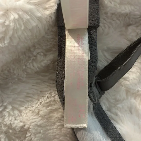 Victoria secret push up 34c - Picture 3 of 3